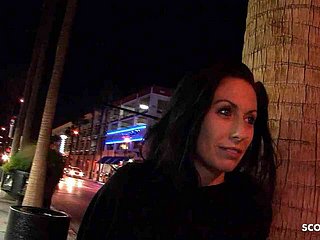 Femme grown around chaude vraie pick-up et baise lay dans wheezles rue