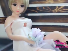 몸집이 작은 십대 금발 놀라운 섹스 인형