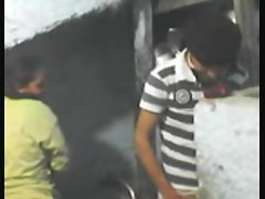 egypte vrouw met Neighbor spelen take boob