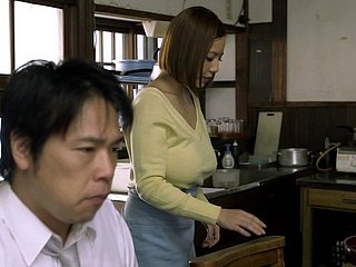 Big-breasted Japanese milf favours a specific apropos a titjob
